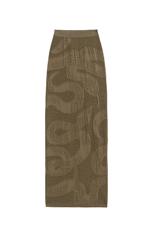 хаки Трикотажная юбка длины макси из органического хлопка. Модель по фигуре, с широким эластичным поясом в рубчик и разрезом сзади. Изделие декорировано жаккардовым узором в виде змеи. Без подкладки.<br />
Органический хлопок - более экологичная и безопасная альтернатива обычному хлопку, выращенная без использования химикатов.