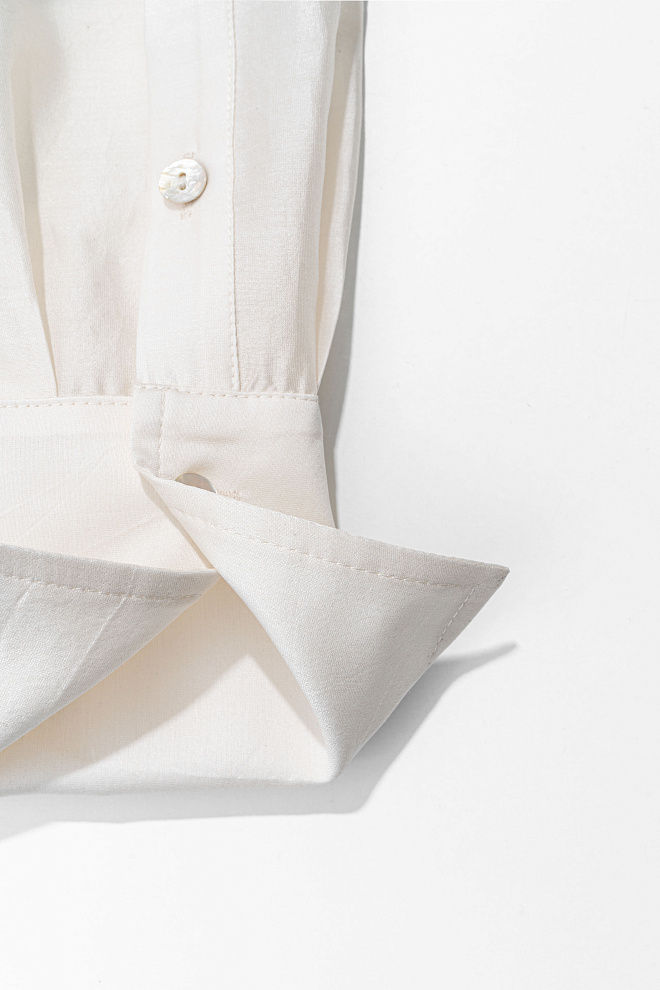 Рубашка из шелка с большими плечами