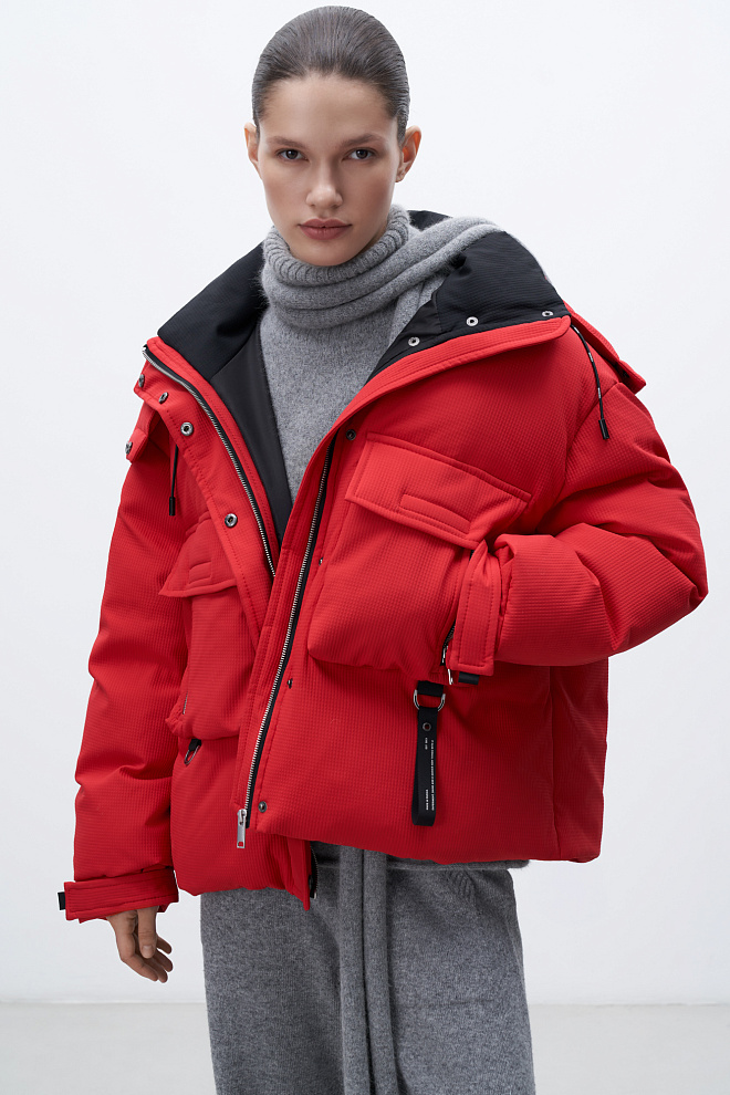 Пуховик с воротником-стойкой и капюшоном