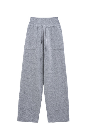 серый Трикотажные брюки из кашемира, шерсти и вискозы. Модель свободного силуэта со средней посадкой, широким эластичным поясом в рубчик и большими накладными карманами. 