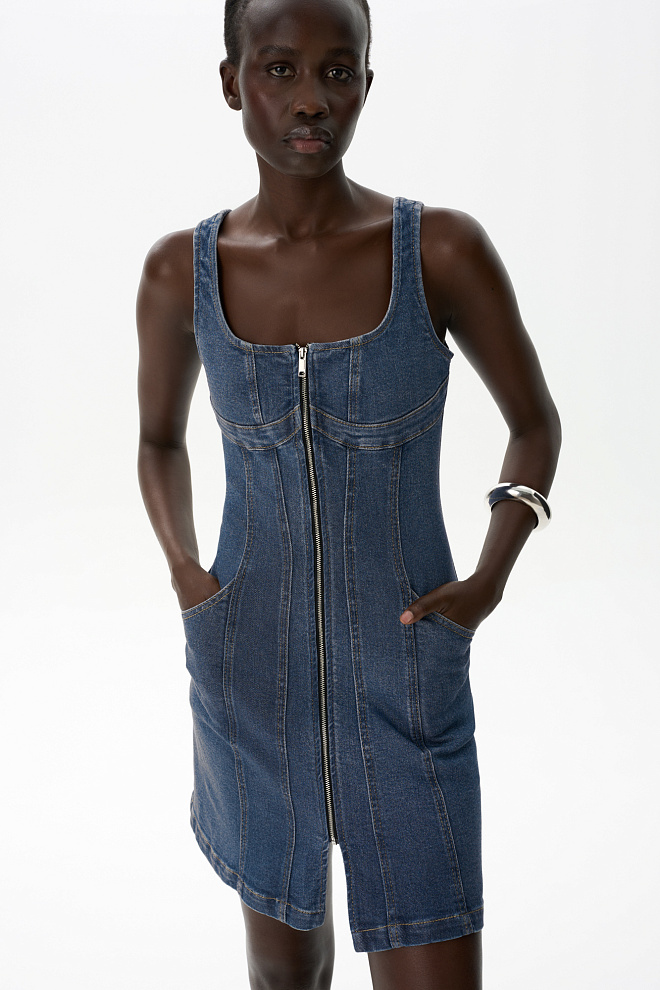 Джинсовое платье мини с декоративными швами