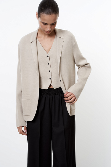 Однобортный жакет в основе из шерсти мериноса