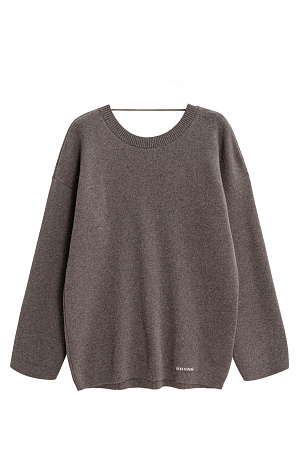 коричневый Трикотажный джемпер из кашемира и шерсти. Модель свободного силуэта с длинными рукавами и глубоким вырезом с перемычкой на спине. Края изделия выполнены в рубчик. 