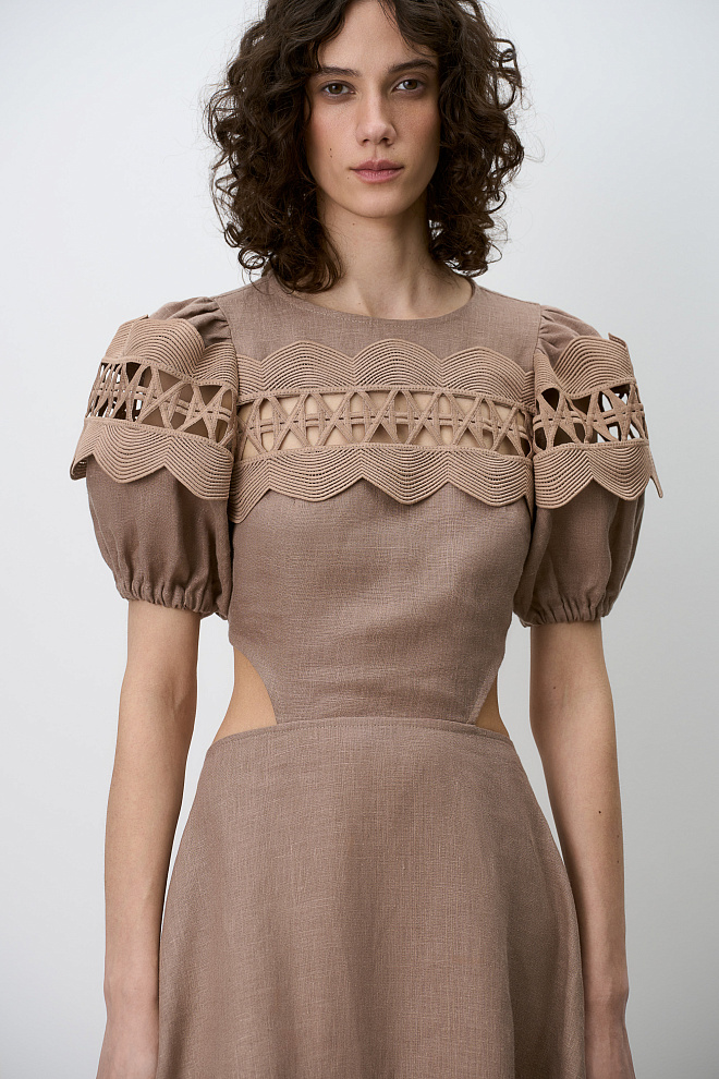 Льняное платье с кружевом