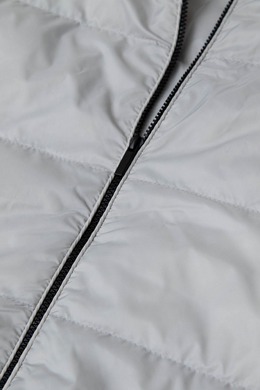 Тонкий пуховик 