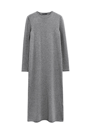 серый Трикотажное платье длины макси из шерсти с добавлением кашемира. Модель свободного силуэта с длинными рукавами, круглым вырезом горловины и валиком по низу изделия. 