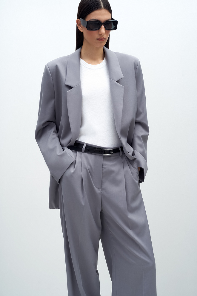 Классический костюм с брюками палаццо