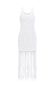 Трикотажный ажурный сарафан из 100% хлопка. Модель свободного кроя, без рукавов, на широких бретельках и U-образным вырезом. Изделие декорировано длинной бахромой.