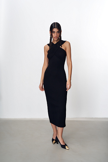 Платье с перекрещенным лифом