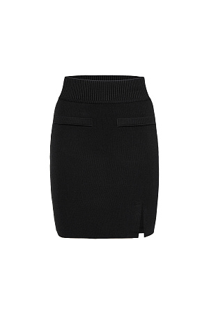 черный Классическая трикотажная юбка длины мини из вискозы с добавлением эластана. Модель приталенного силуэта с эластичным поясом на резинке и карманами. Изделие декорировано небольшим разрезом спереди.