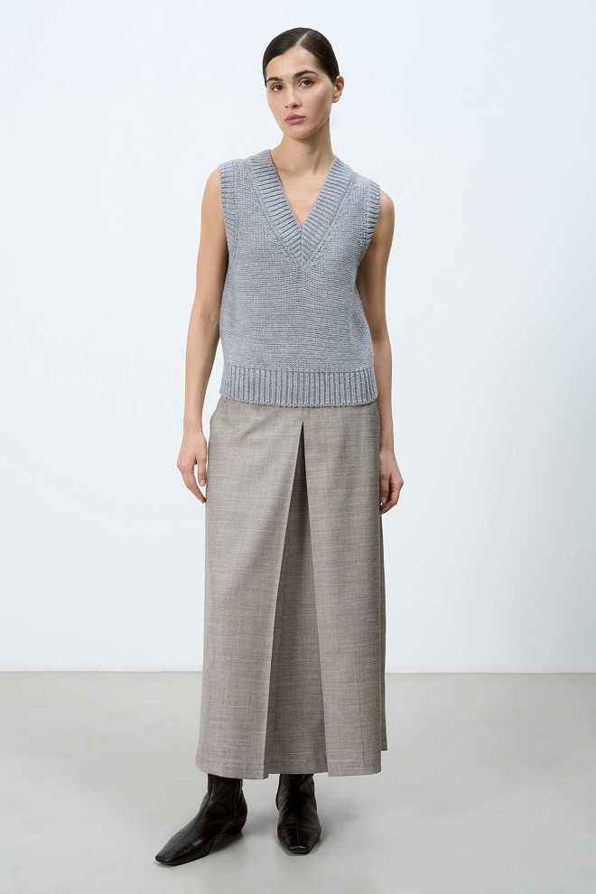 Трикотажный жилет из шерсти с V-образным вырезом