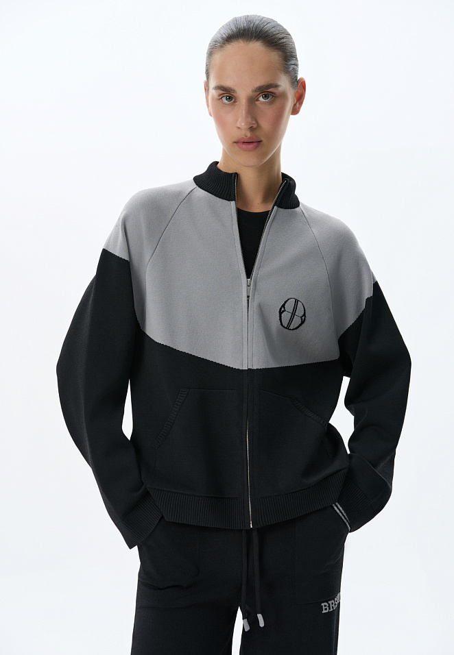 Спортивный бомбер из вискозы