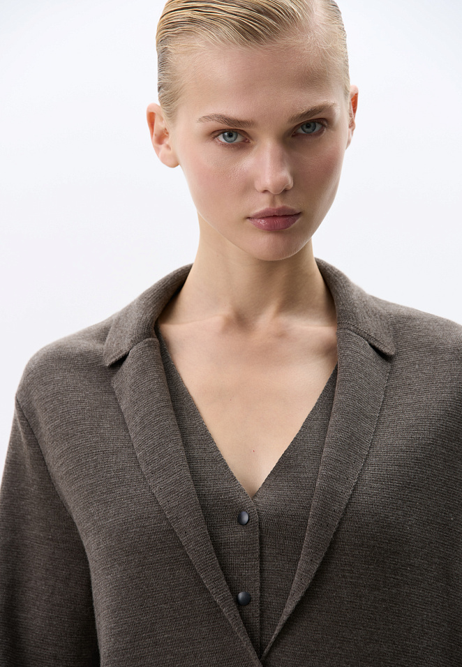 Однобортный жакет в основе из шерсти мериноса