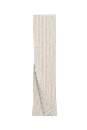 бежевый Трикотажный шарф из шерсти мериноса. Имитация пропущеных петель по краямизделия. Дополнить образ можно шапкой.