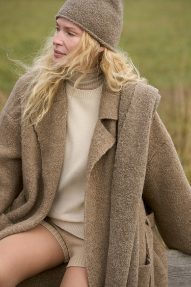 Шапка из шерсти альпака