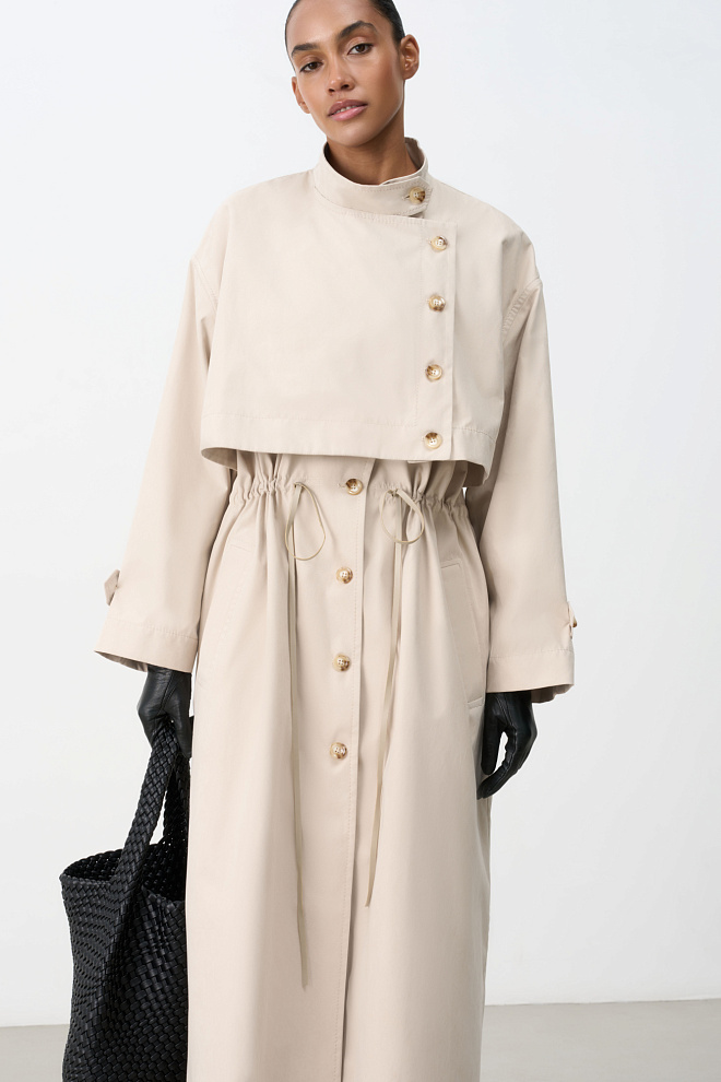Однобортный тренч с отлетной кокеткой