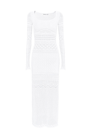 белый Трикотажное ажурное платье с геометрическими узорами длины миди. Модель с глубоким вырезом лодочкой, открывающим линию ключиц и длинными рукавами.&nbsp;&nbsp;
