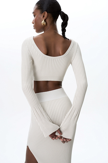 Топ с открытой спиной