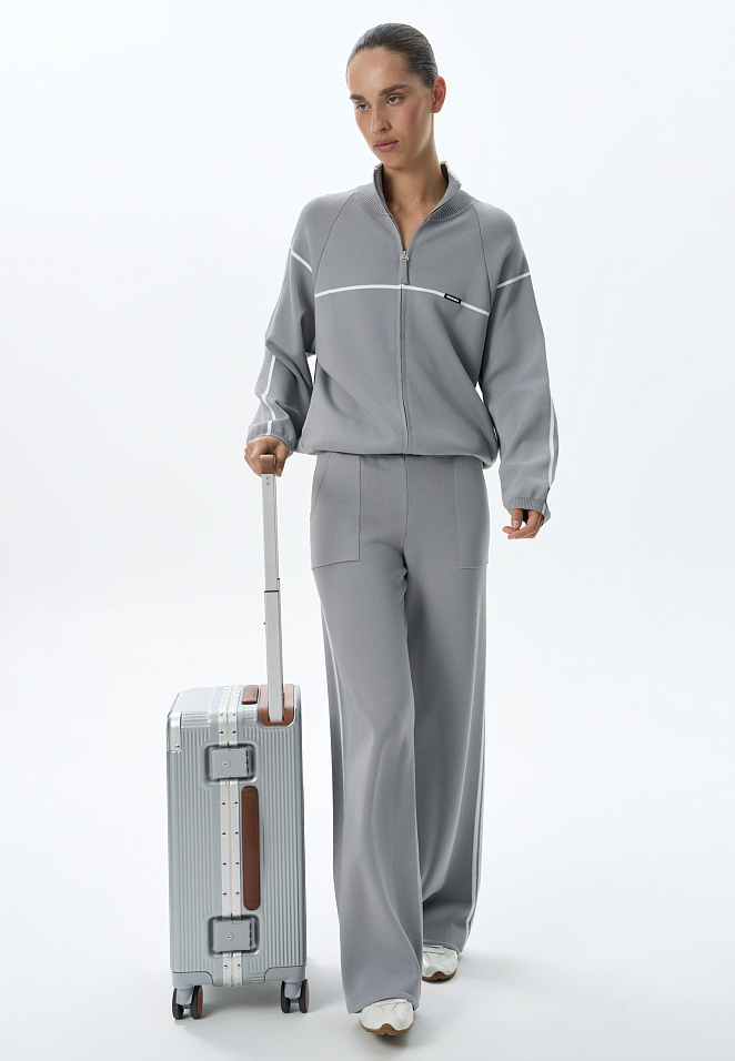 Спортивные брюки с лампасом