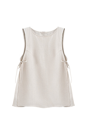 бежевый Топ из 100% льна. Модель свободного кроя, без рукавов, с круглым вырезом горловины. Изделие фиксируется завязками по бокам.