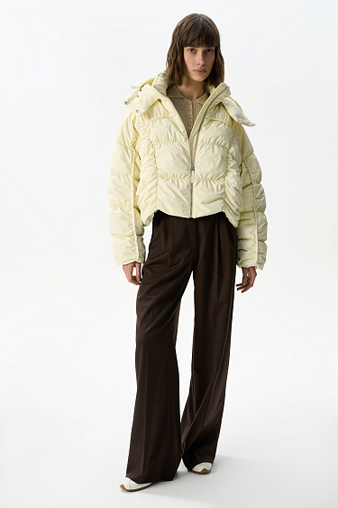 Стеганый пуховик с капюшоном