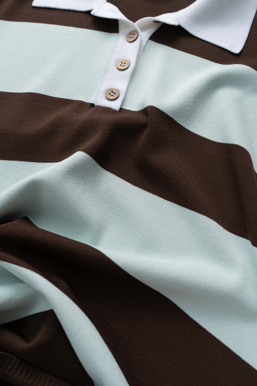 Футболка с воротником поло