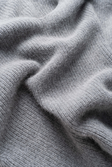 Трикотажный джемпер из пуха лисы