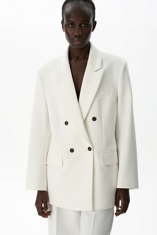 Двубортный жакет с отстрочкой 