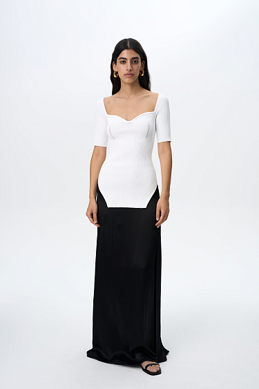 Удлиненный топ с декольте