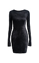Трикотажное платье длины мини из бархатной вискозы. Модель приталенного силуэта с круглым вырезом корловины и длинными рукавами, слегка расширяющимися на манжетах. Края изделия выполнены в рубчик.