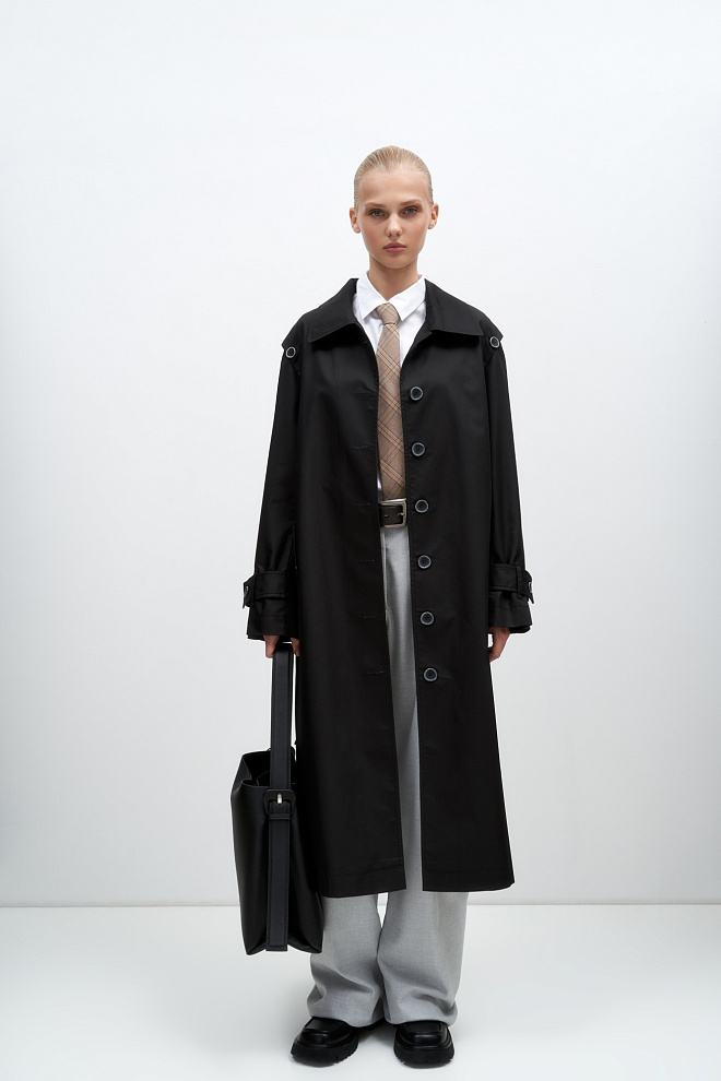 Длинный плащ с отложным воротником-стойкой
