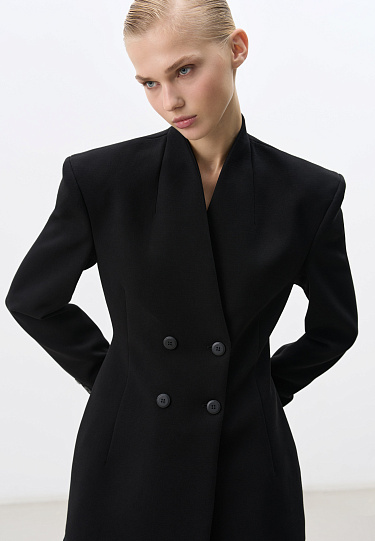 Двубортный приталенный жакет