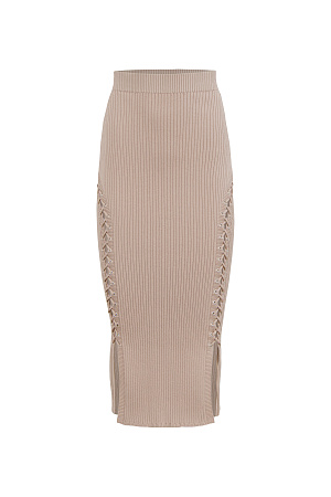 бежевый Трикотажная юбка длины миди из вискозы. Модель приталенного силуэта с эластичным поясом. Симметричная шнуровка по бокам. Дополнить образ можно топом в таком же стиле.