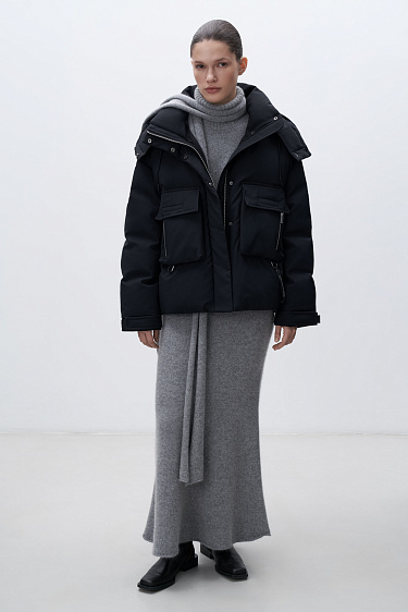 Пуховик с воротником-стойкой и капюшоном