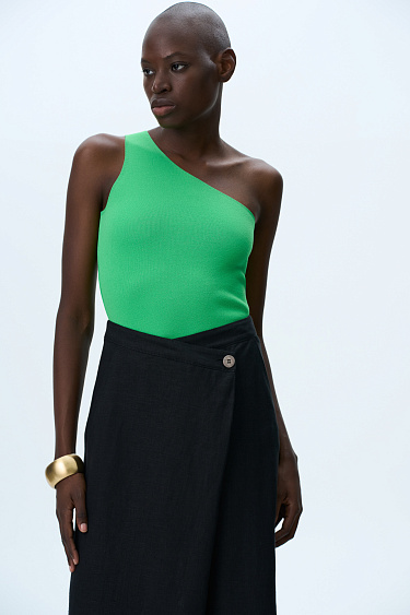 Топ из вискозы на одно плечо