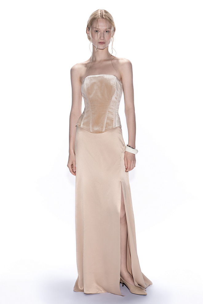 Бархатный корсет со шнуровкой