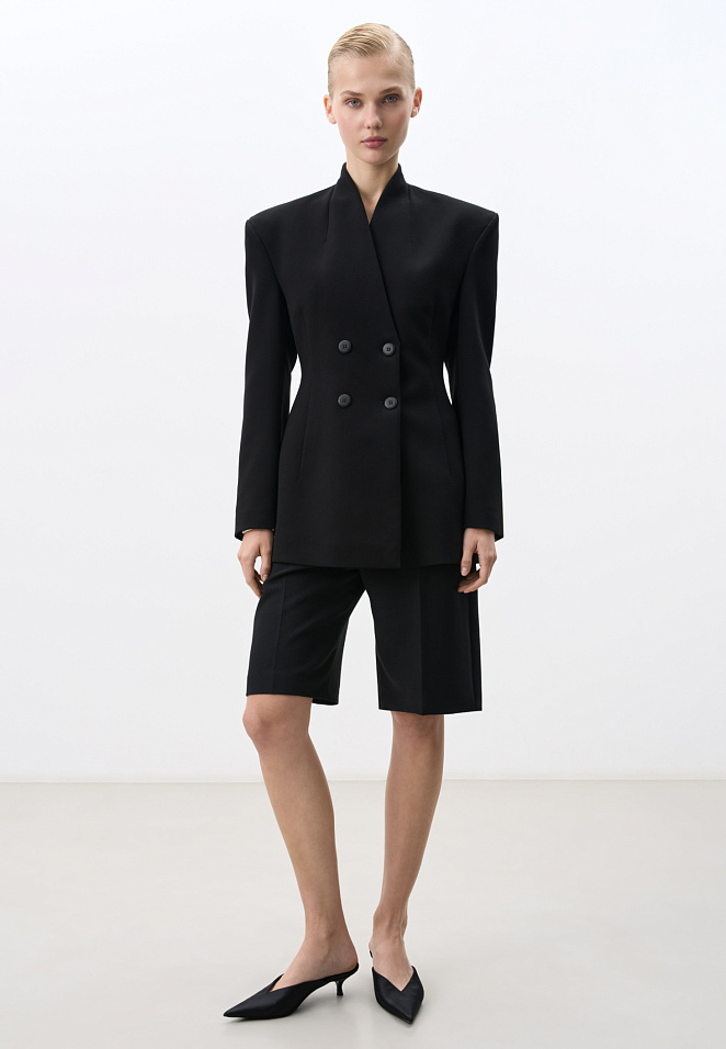 Двубортный приталенный жакет