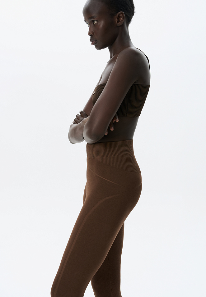 Леггинсы со штрипками