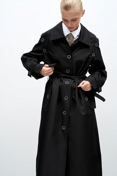 Длинный плащ с отложным воротником-стойкой