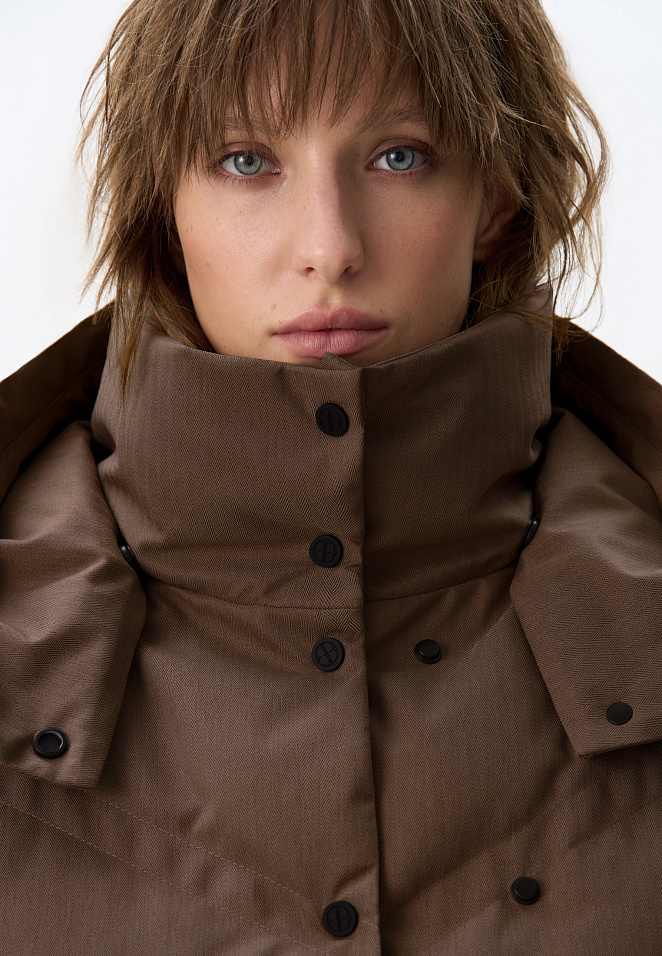 Жилет на пуху с двойной отстрочкой