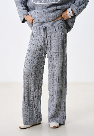 Трикотажные брюки с косами