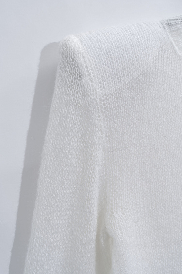 Мохеровый джемпер с плечиками