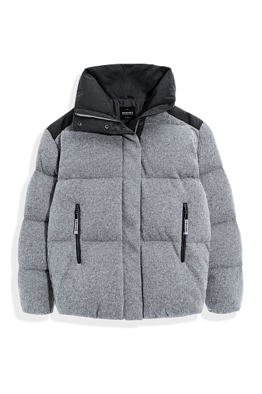 Трикотажный пуховик с капюшоном 