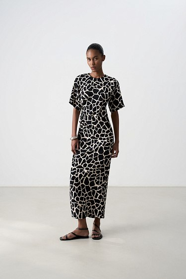 Платье с анималистичным принтом