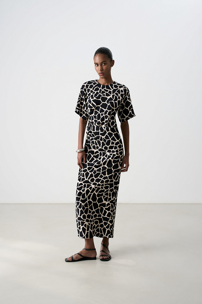 Платье с анималистичным принтом