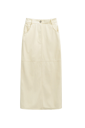 молочный Юбка длины миди из мягкой двусторонней экокожи. Модель прямого кроя, с разрезом сзади, карманами и шлевками на поясе для ремня. Застежка на пуговицу и молнию.