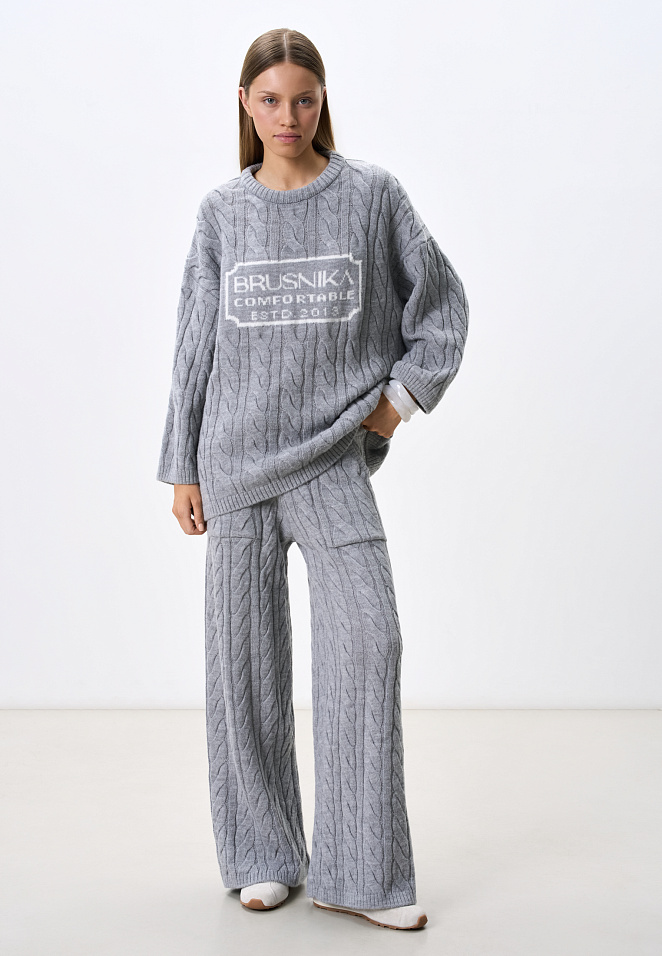 Джемпер с косами и жаккардом