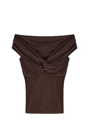 коричневый Топ из модала с открытой линией плеч. Модель приталенного силуэта, без рукавов. Изделие декорировано перекрутом на груди и драпировкой на лифе. 