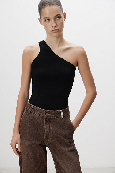 Топ из вискозы на одно плечо