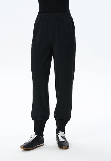 Трикотажные брюки в спортивном стиле